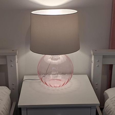 Glenclova - No 5 Bellyeoman, Bright Two Bedroom Apartment Dunfermline Ngoại thất bức ảnh