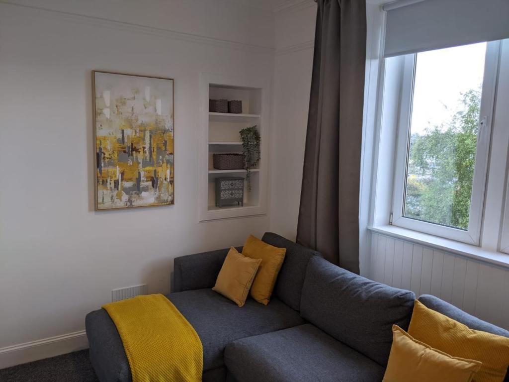 Glenclova - No 5 Bellyeoman, Bright Two Bedroom Apartment Dunfermline Ngoại thất bức ảnh
