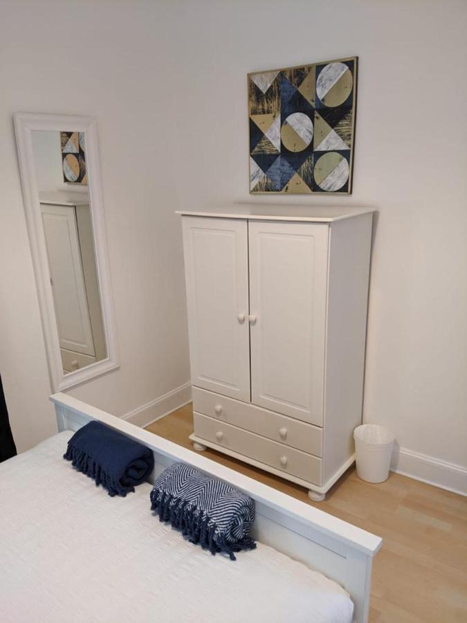 Glenclova - No 5 Bellyeoman, Bright Two Bedroom Apartment Dunfermline Ngoại thất bức ảnh