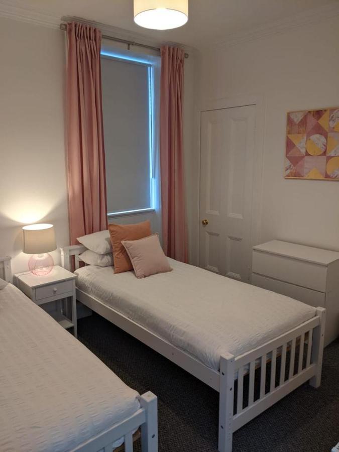 Glenclova - No 5 Bellyeoman, Bright Two Bedroom Apartment Dunfermline Ngoại thất bức ảnh