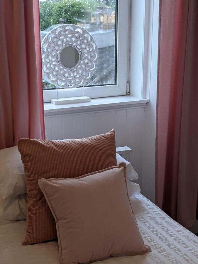 Glenclova - No 5 Bellyeoman, Bright Two Bedroom Apartment Dunfermline Ngoại thất bức ảnh
